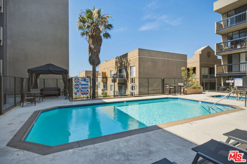 7320 Hawthorn Avenue #425 photo 45