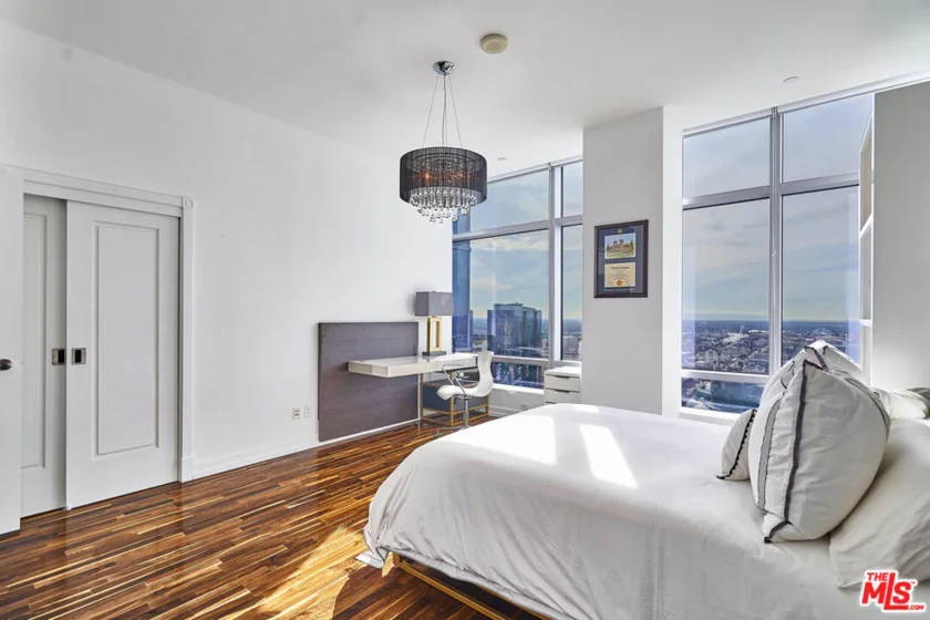 900 W Olympic Boulevard #34A photo 38