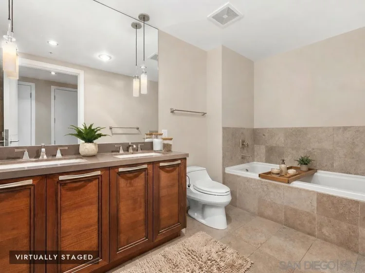 1325 Pacfiic Hwy. #2503 photo 18