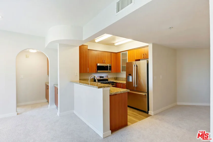 620 S Gramercy Place #320 photo 35