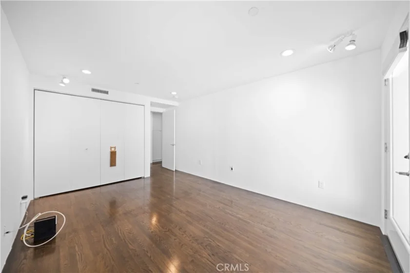 719 Venice Boulevard photo 26