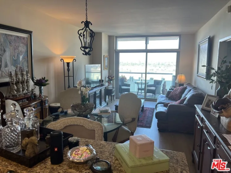 13700 Marina Pointe Drive #722 photo 9