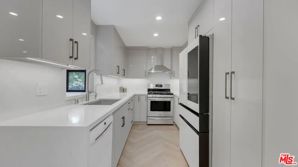 2121 Scott Road #206 photo 11