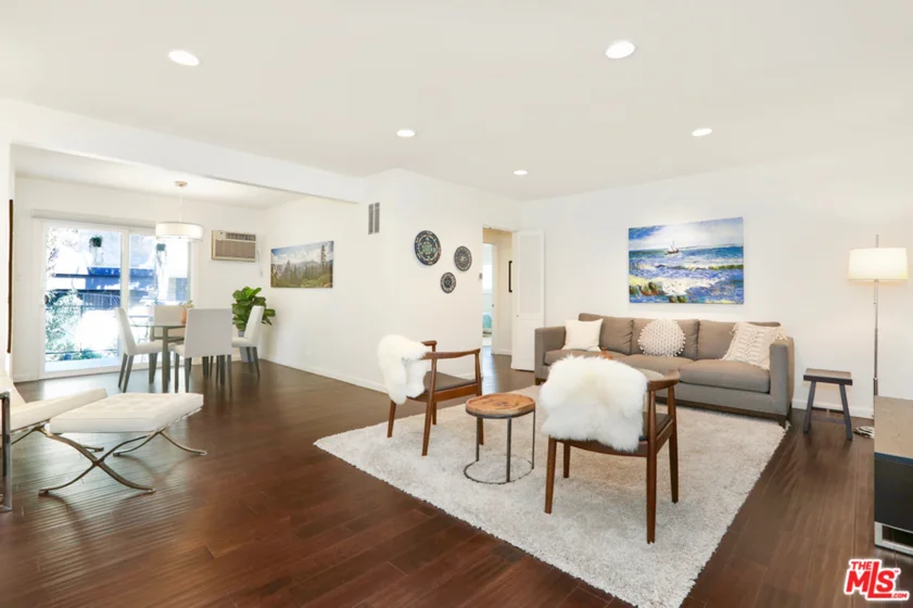 2030 N Vermont Avenue #7 photo 1