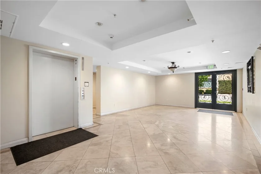 6800 Corbin Avenue #106 photo 5