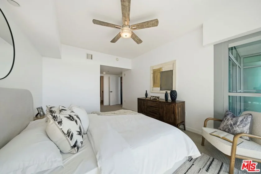 13650 Marina Pointe Drive #1603 photo 22