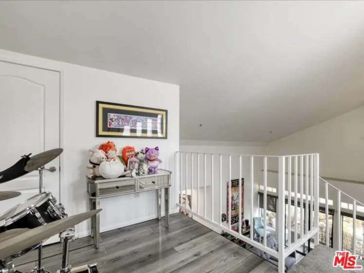 4477 Woodman Avenue #304 photo 15