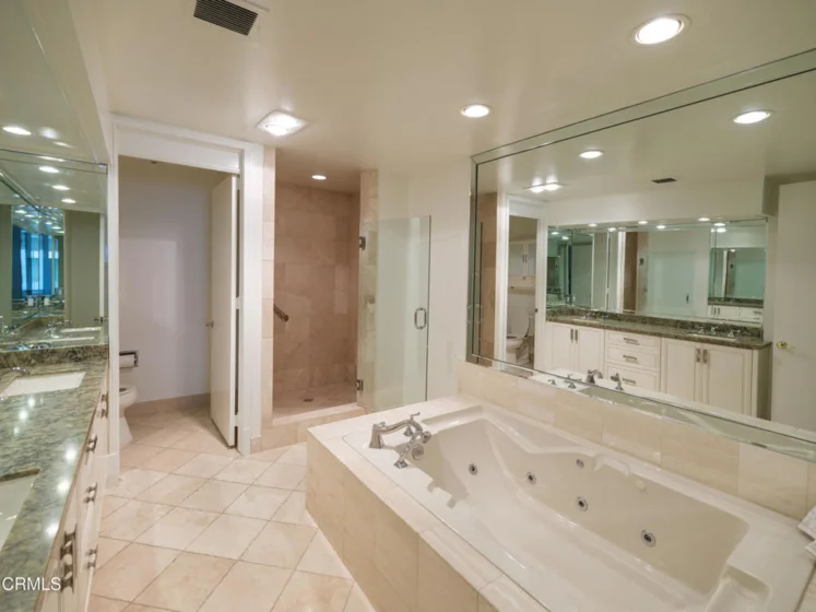 1260 S Beverly Glen Boulevard #104 photo 8