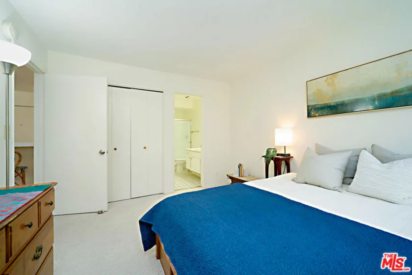 320 S Ardmore Avenue #323 photo 15