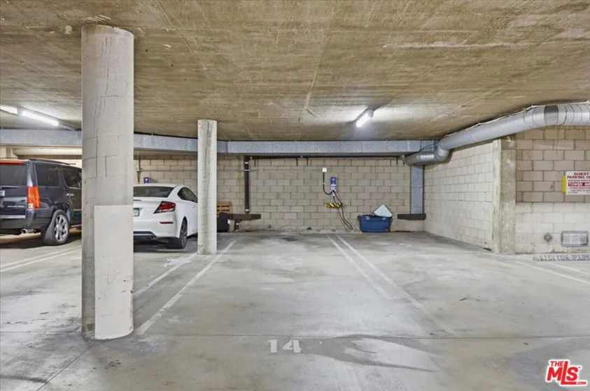 1271 Granville Avenue #402 photo 39