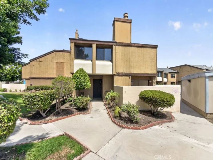 1381 S Walnut #2304 photo 20
