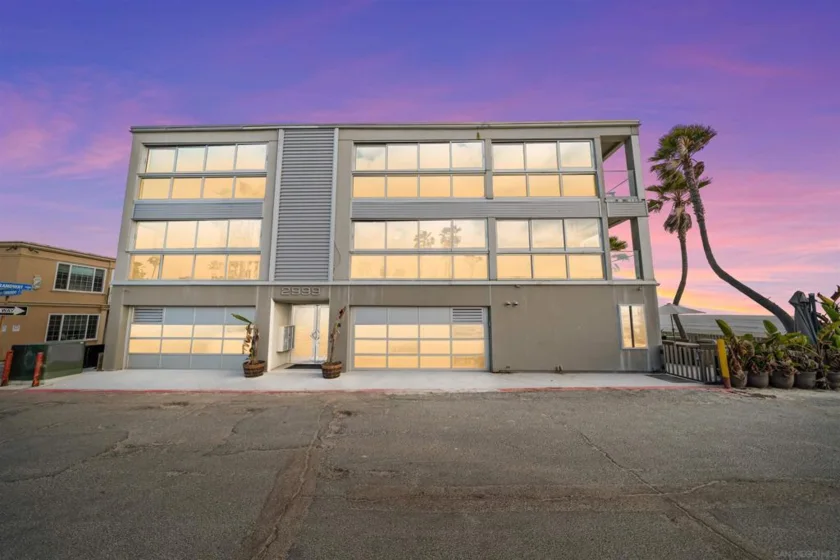 2999 Ocean Front Walk #2 photo 15