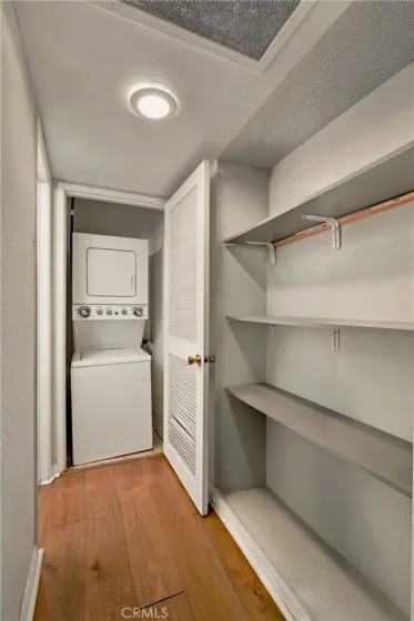 460 Golden Avenue #320 photo 6