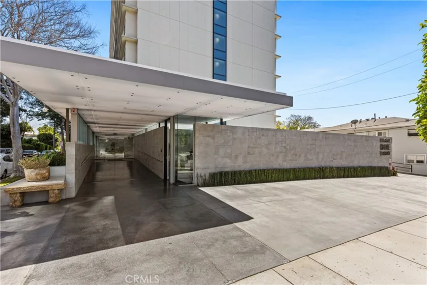 818 N Doheny #308 photo 29