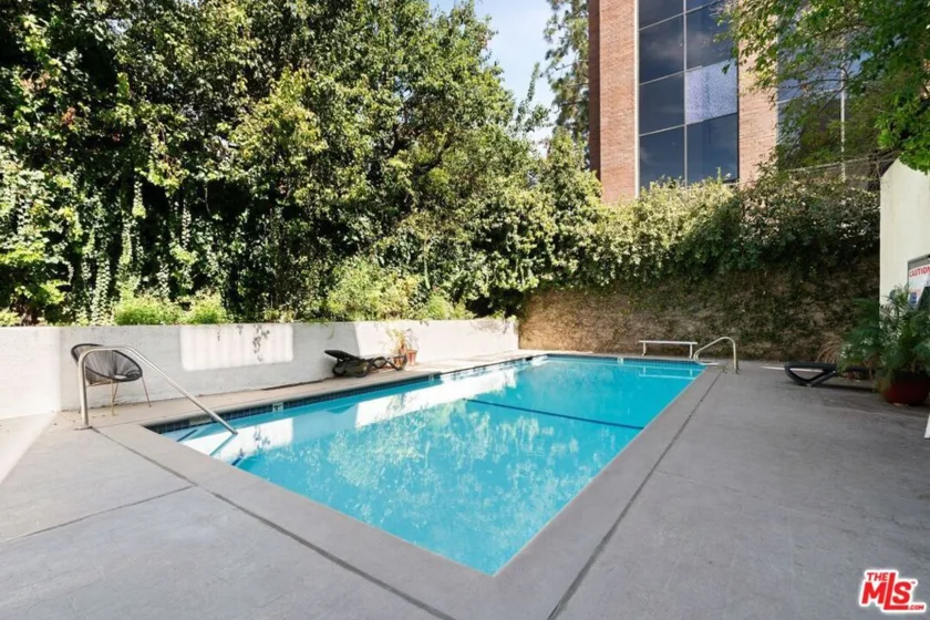 15325 Magnolia Boulevard #108 photo 27