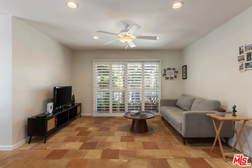 5625 Windsor Way #207 photo 2