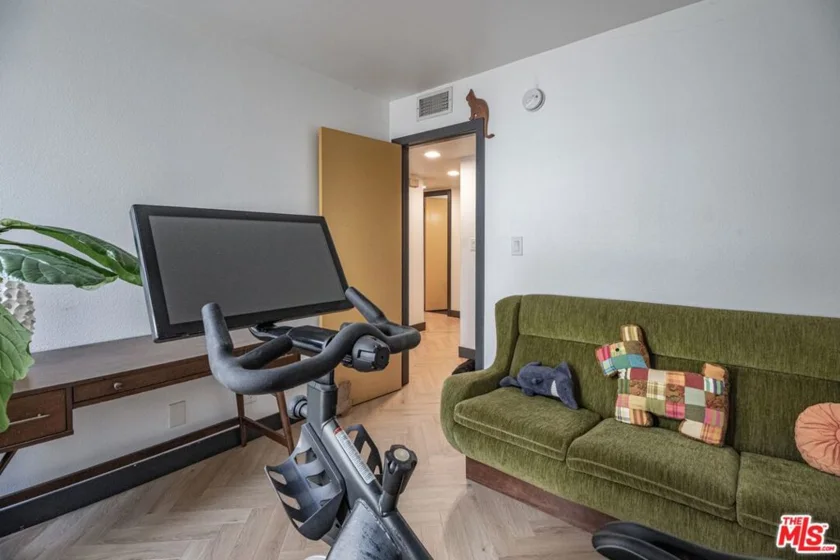 15511 Sherman Way #40 photo 19