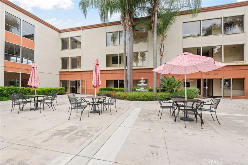 400 N Acacia Avenue #B12 photo 20