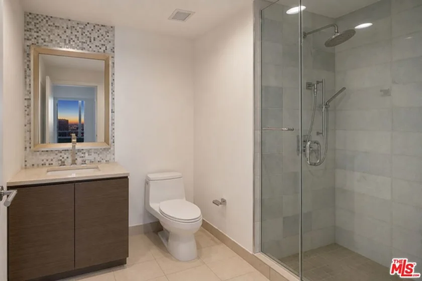 900 W Olympic Boulevard #49C photo 10