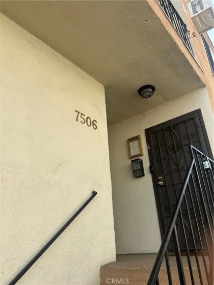 951 N Gardner #6 photo 17