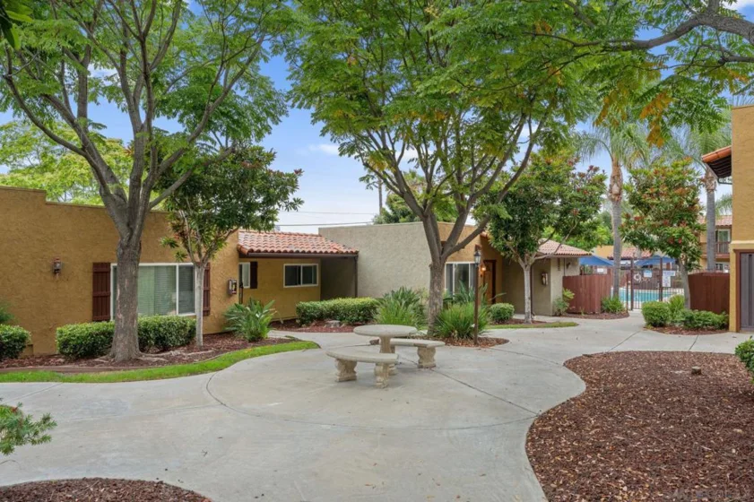 1000 Estes Street #31 photo 9