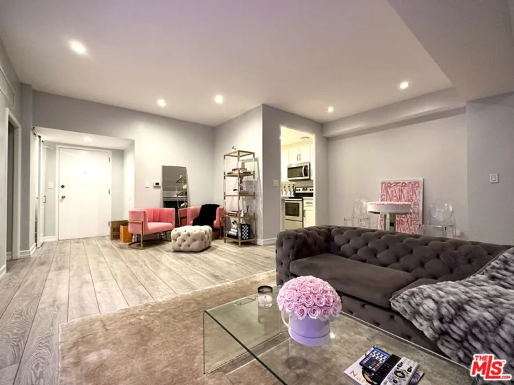 10501 Wilshire Boulevard #1006 photo 1
