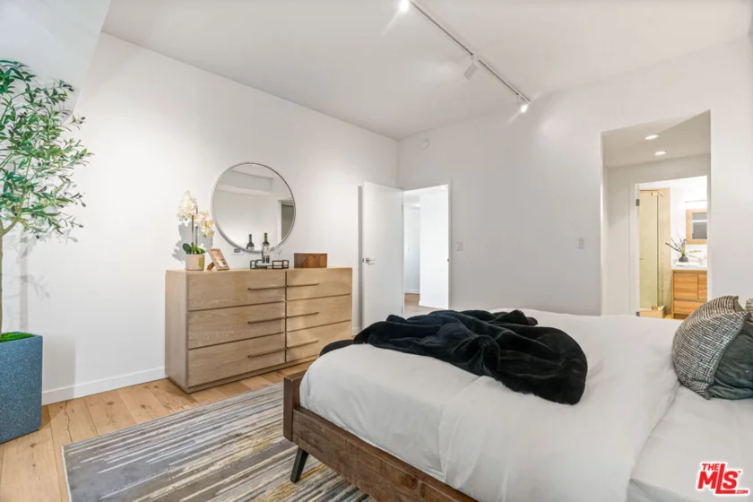 1155 N La Cienega Boulevard #508 photo 16