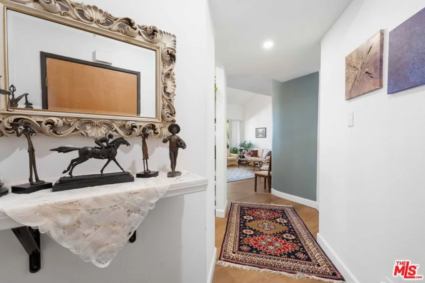 7211 Cozycroft Avenue #64 photo 3
