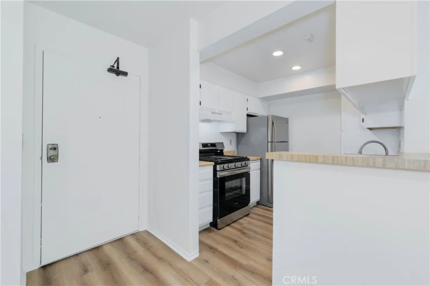 1119 Albany #226 photo 4
