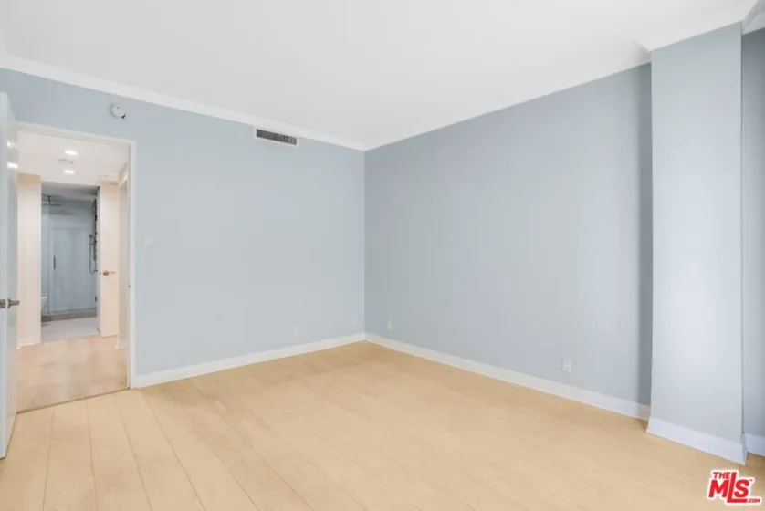 10433 Wilshire Boulevard #405 photo 29