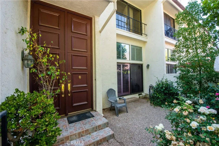 22227 Erwin Street photo 1