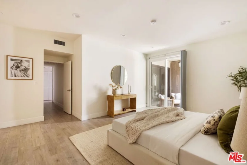8455 Fountain Avenue #504 photo 15