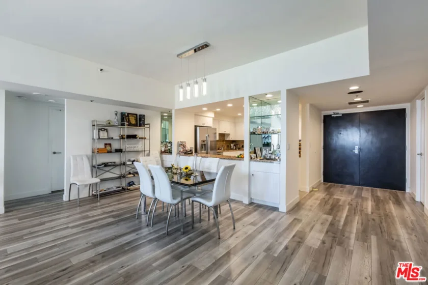 10445 Wilshire Boulevard #1806 photo 10