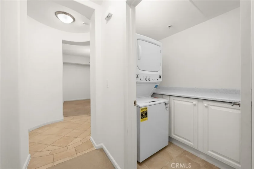 128 N Oak Knoll #206 photo 26