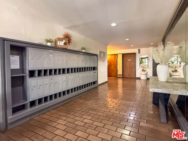 1215 N Olive Drive #306 photo 24