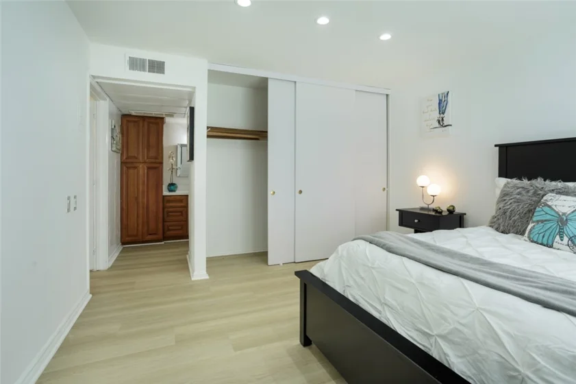 2815 S Fairview #G photo 11