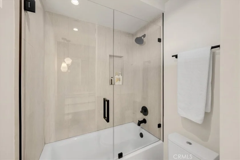 756 W 19th Street #B photo 32