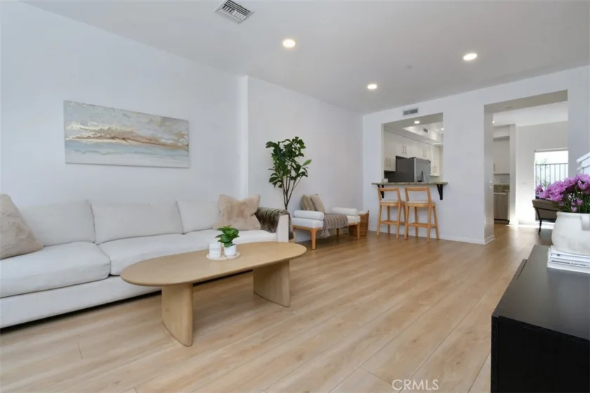 10918 Morrison Street #3 photo 1