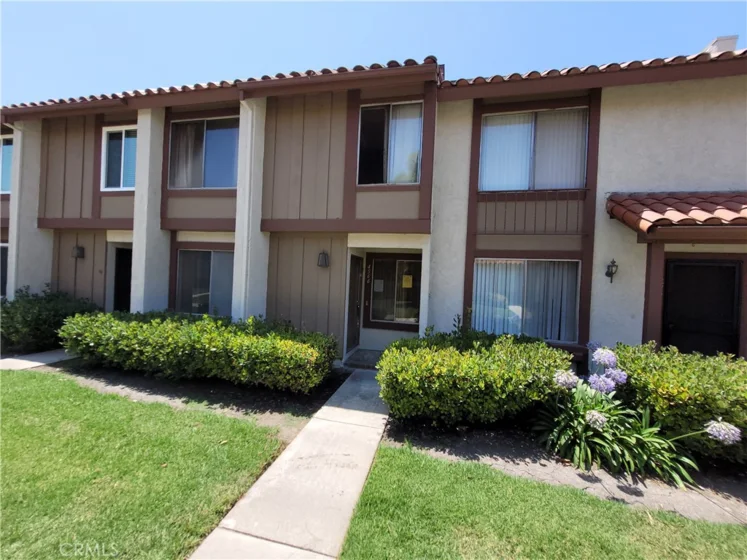 4566 Toledo Way photo 1
