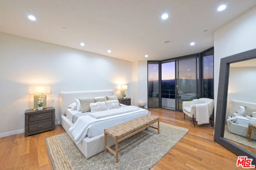 10601 Wilshire Boulevard #1404 photo 30