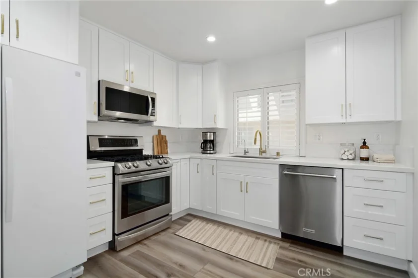 5255 Coldwater Canyon Avenue #E photo 24
