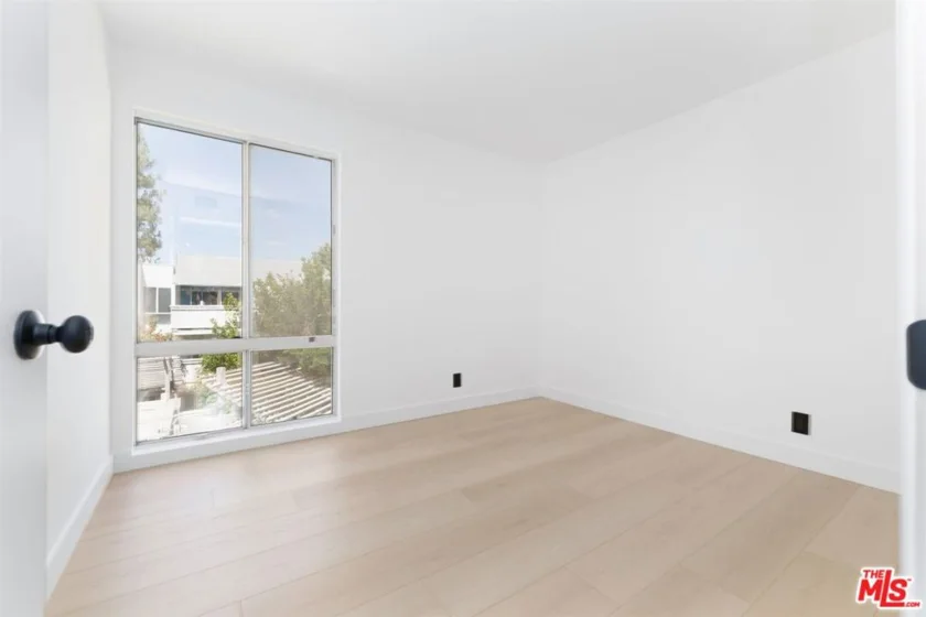 20134 Leadwell Street #334 photo 15