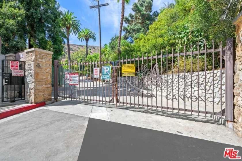 7218 Hillside Avenue #202 photo 27