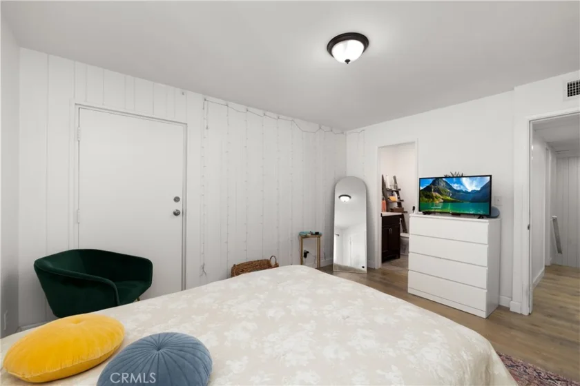 10757 Hortense #307 photo 11