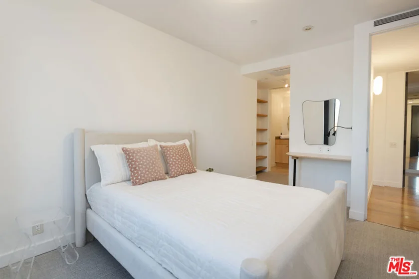 10660 Wilshire Boulevard #1207 photo 20