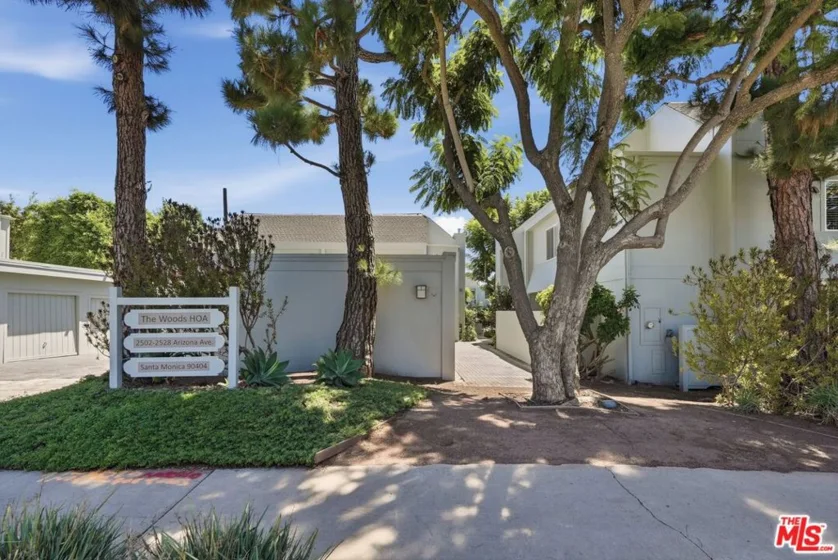 2520 Arizona Avenue #8 photo 2