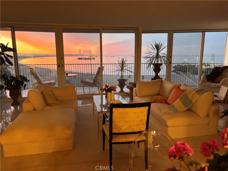 700 E Ocean #2205 photo 1