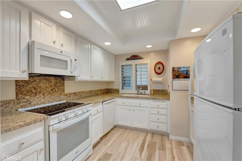 19-G Van Ness Court photo 32
