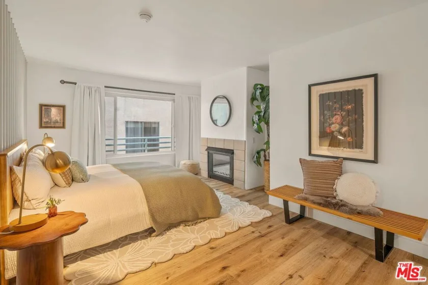 1160 Granville Avenue #104 photo 15