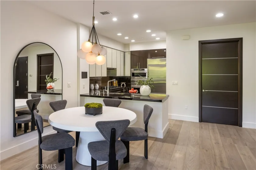 1318 S Roxbury #210 photo 5